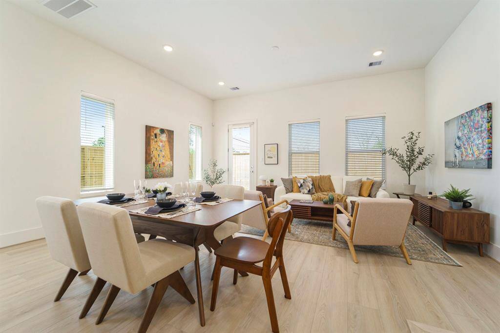 Model Home. Finishes of home may vary.