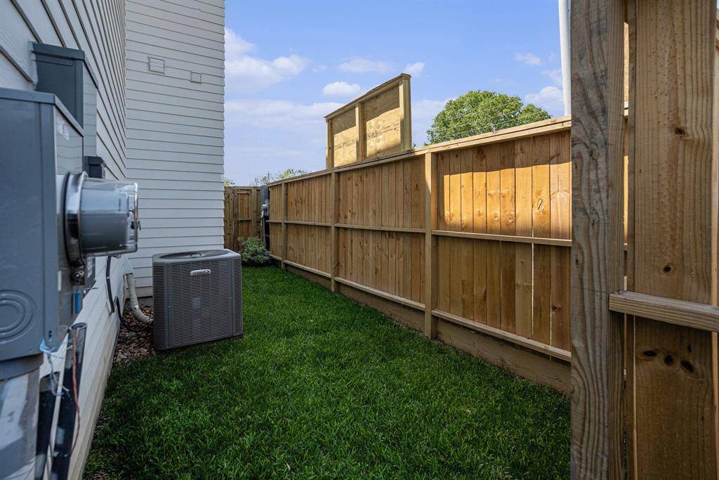 Side Yard Space