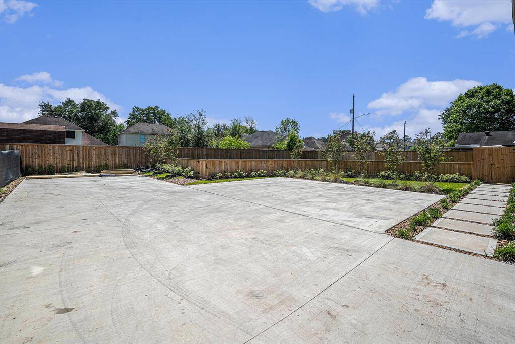 Guest Parking & Common Area.