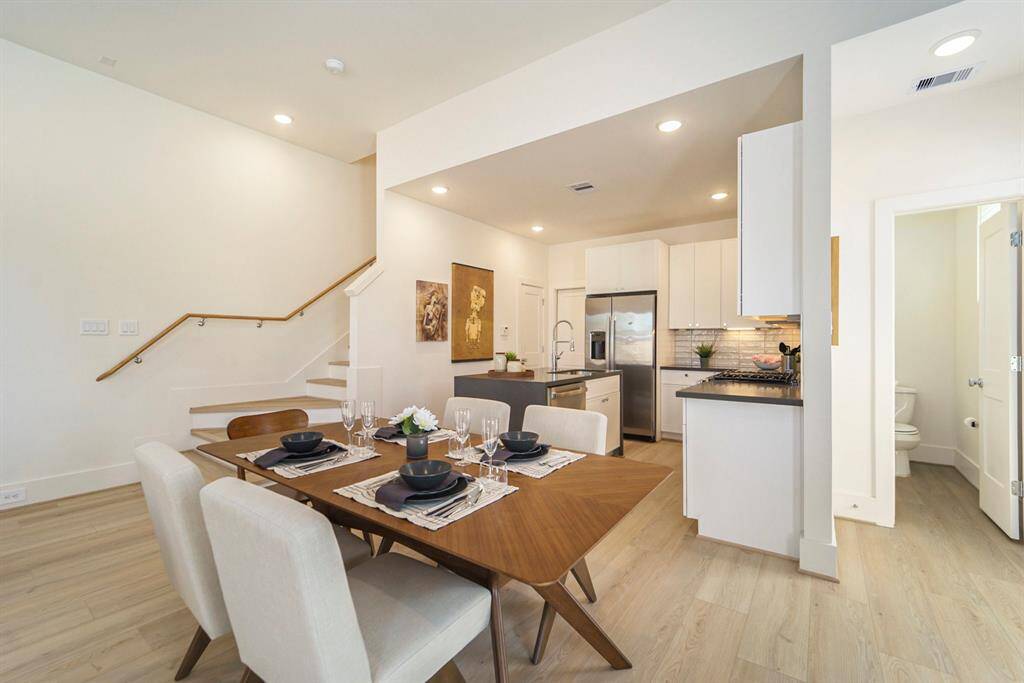 Model Home. Finishes of home may vary.