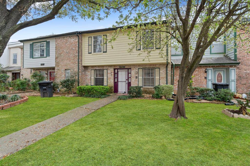 The Seth Brothers Team Welcomes you to 7931 Ellinger Lane!