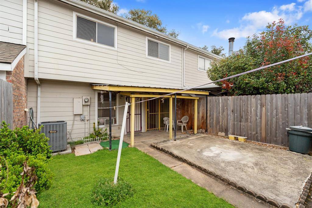 Spacious Backyard with Minimal Landscaping! A blank canvas to create your dream outdoor space!