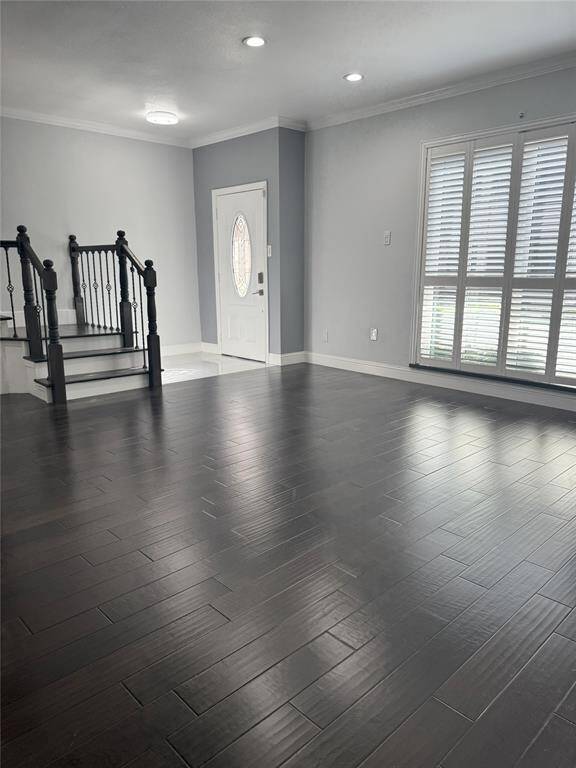 Front door entrance & Family room