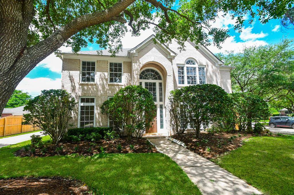 Beautiful brick front elevation