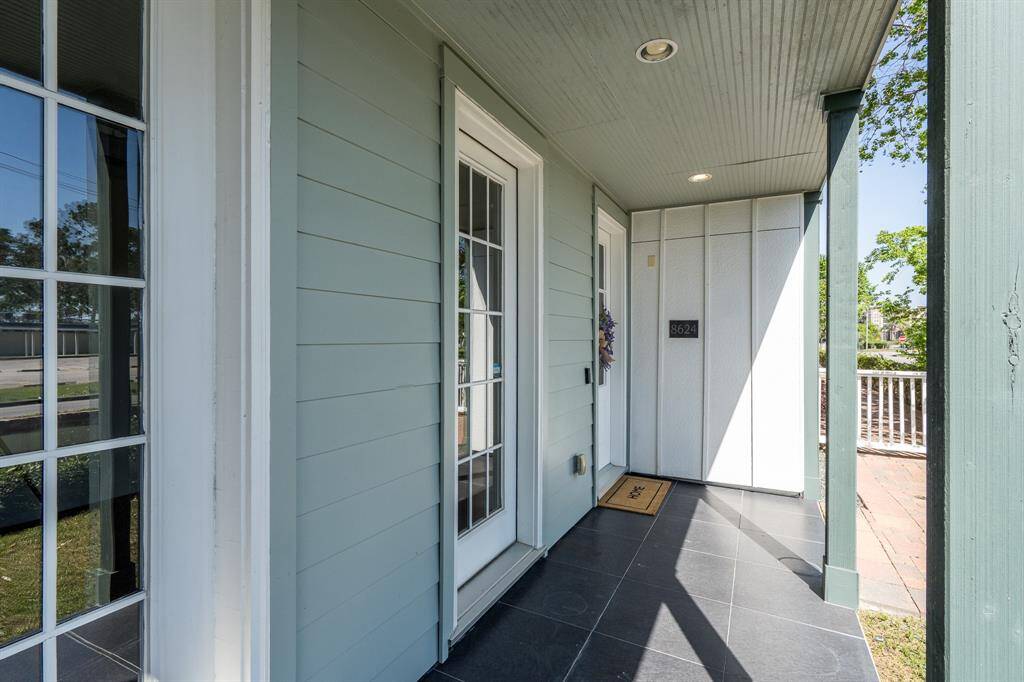 Another view of the front porch.