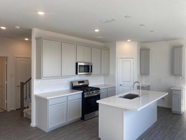9010 Selwyn Pointe Way