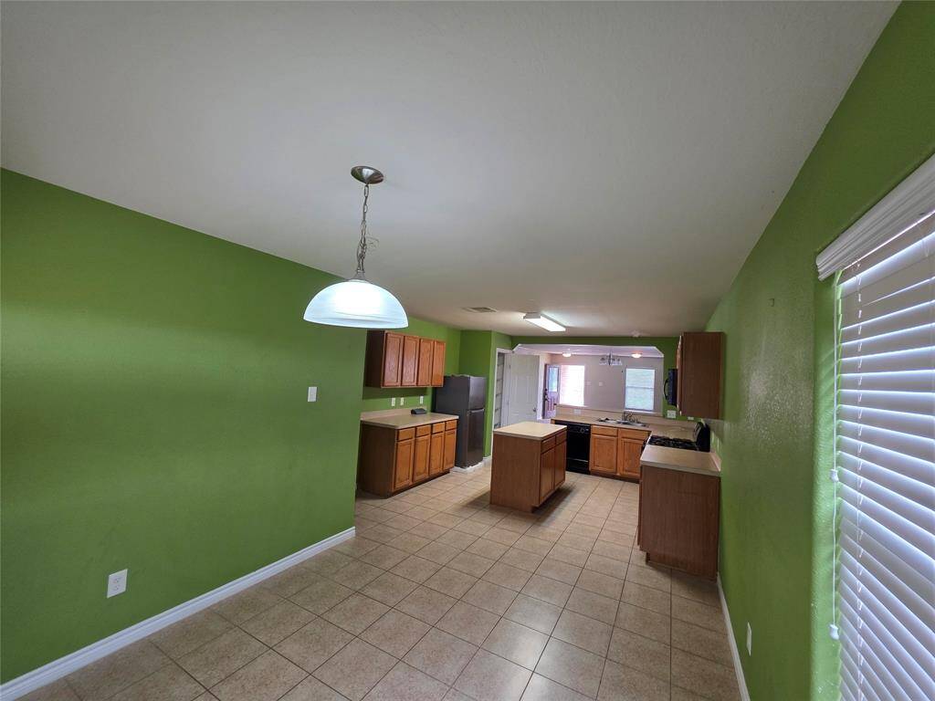 Alt view of the kitchen