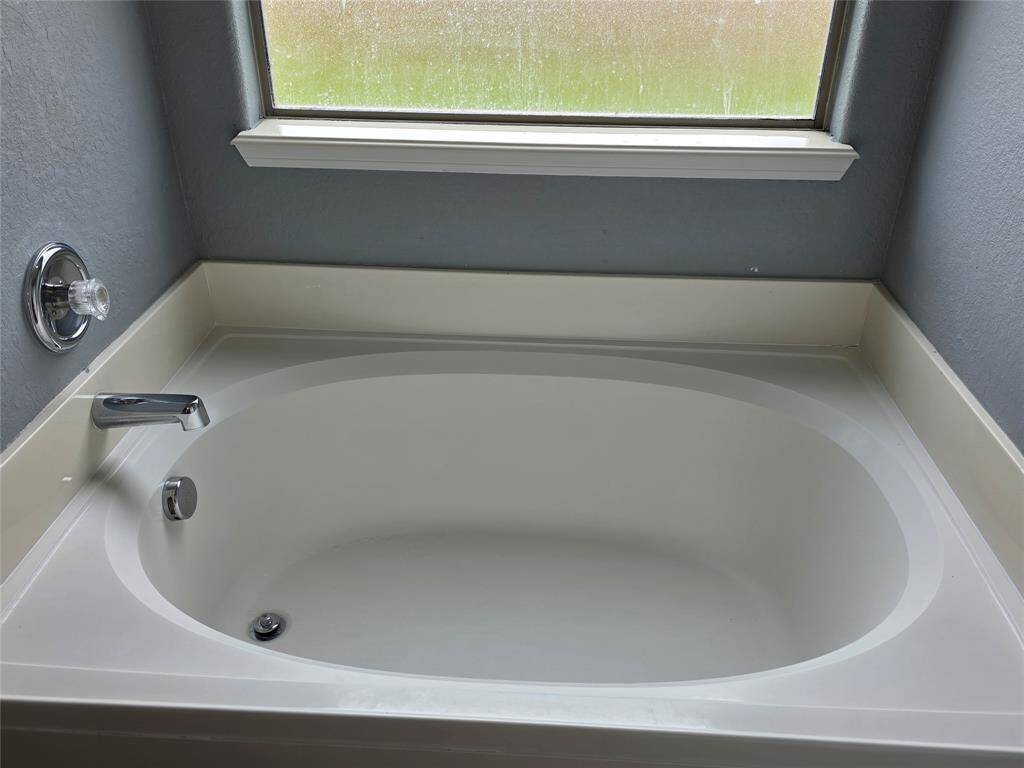 Primary soaking tub