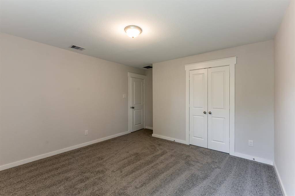 2/3 bedrooms upstairs