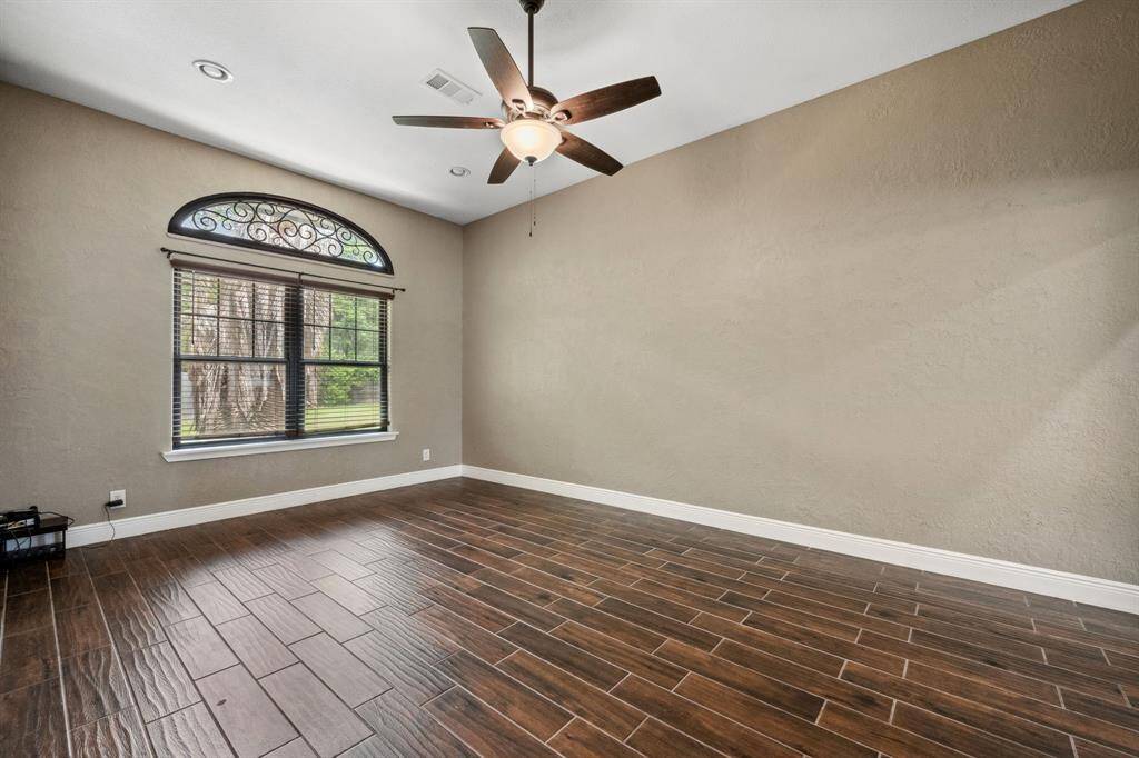 This is the flex-space perfect for a den, game room, office - the possibilities are endless.