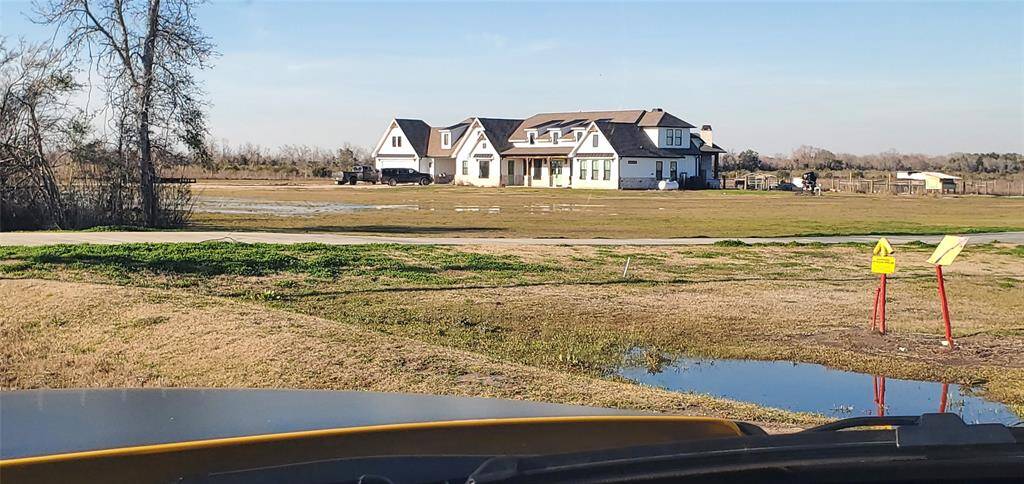 1ST NEIGHBOR NTO THE EAST, 34 ACRES