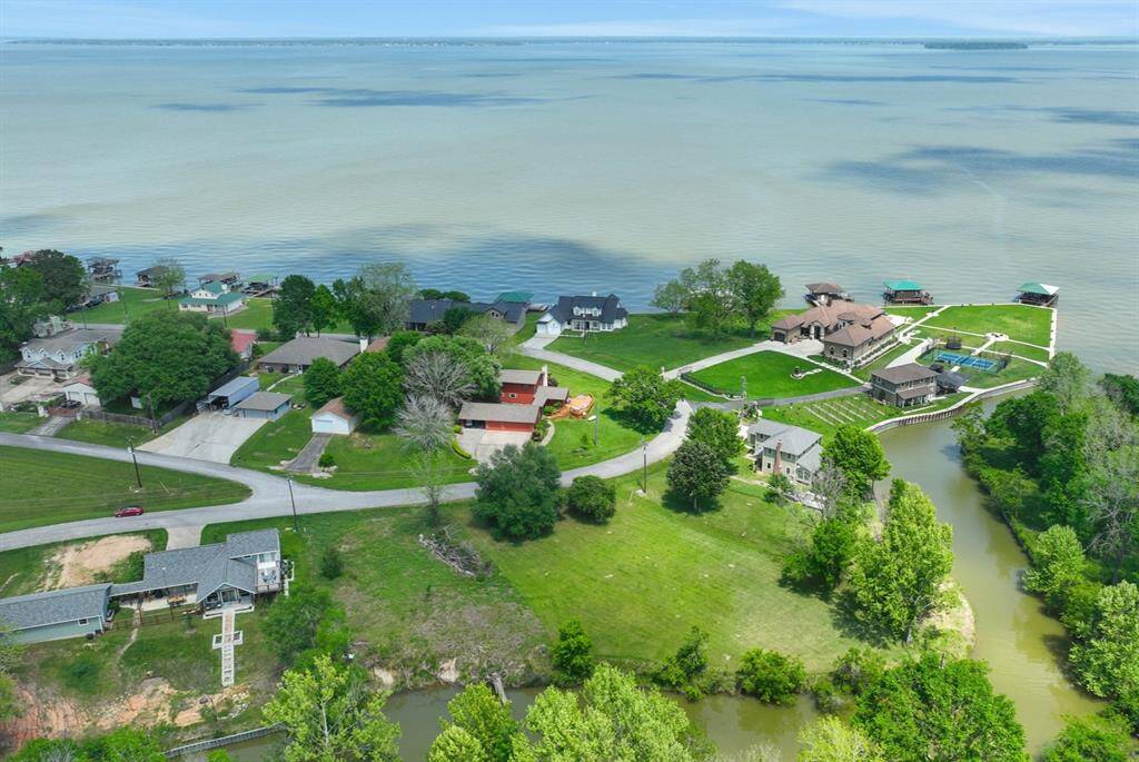 These spacious waterfront lots are just a few houses down from the beautiful open water of Lake Livingston!