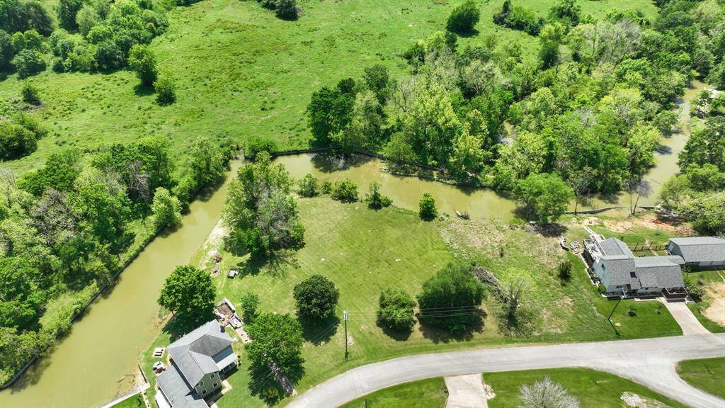 Looks like the perfect spot to build your new home!