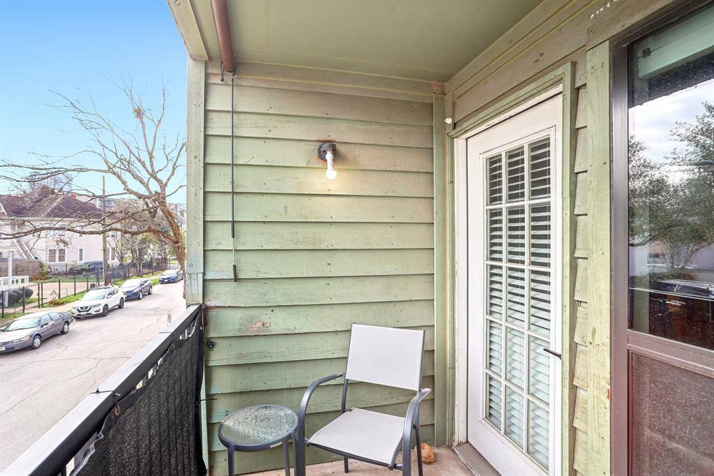 Enjoy tranquility in your own home while being in the sought out Montrose area