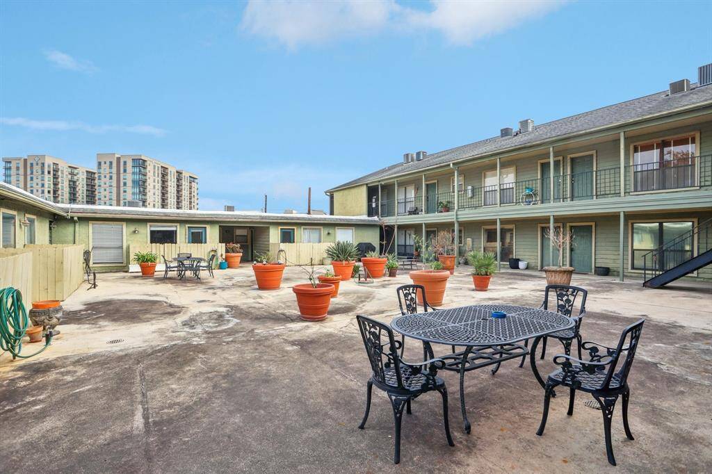 Shared space area with views of the city