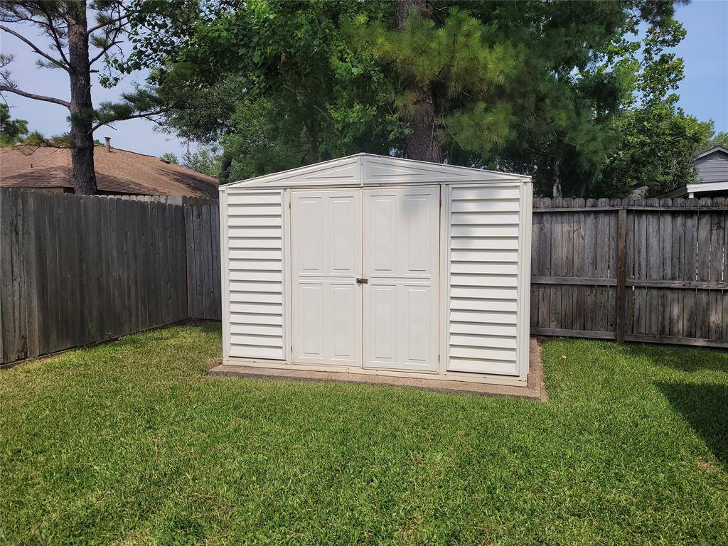 Storage shed stays