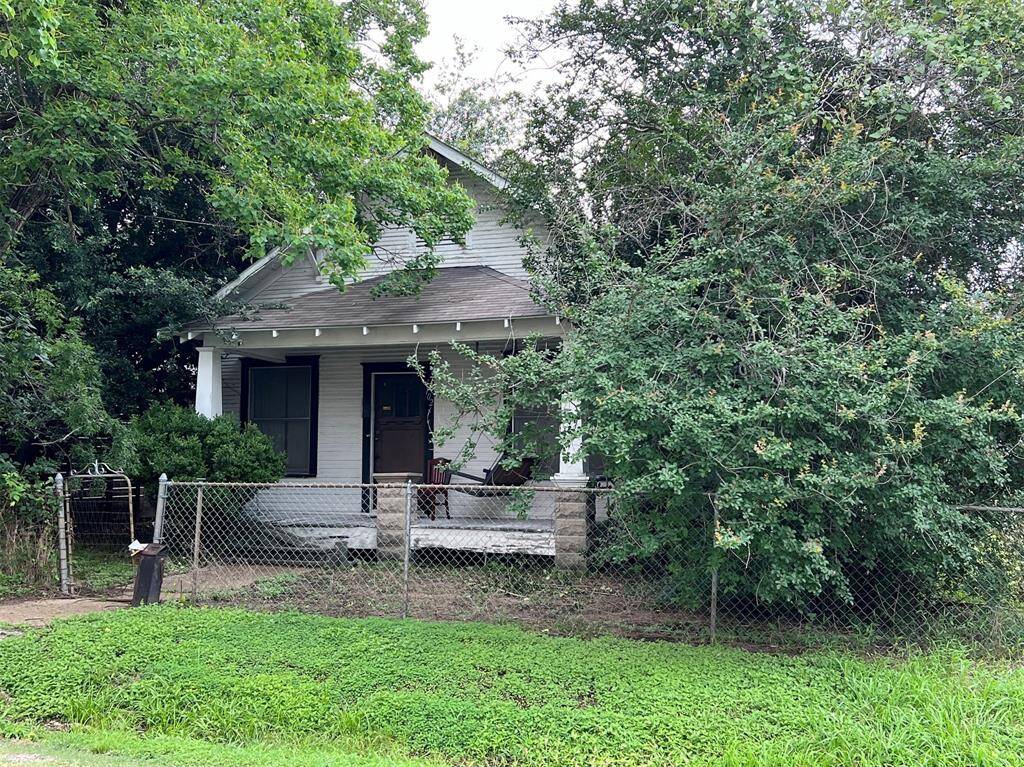 102 Arnold St.