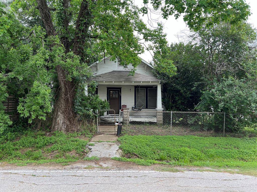 102 Arnold St.