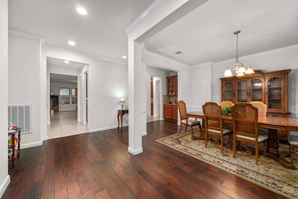 Nice and open fron entrance area