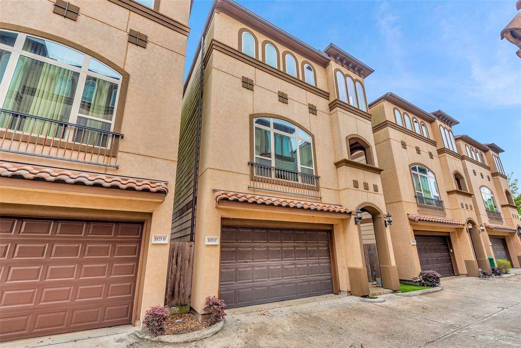 Welcome to 1025 W 21st Street C - an exceptional Heights home with 3 bedrooms, 3 full baths, and one half bath! Walk to all The Heights has to offer!