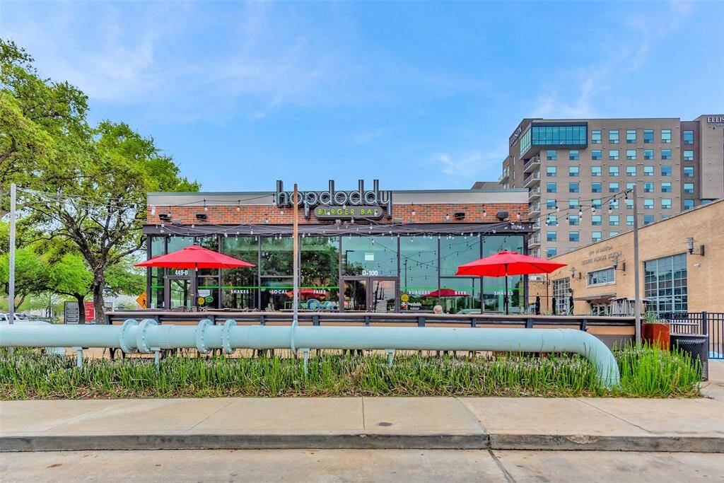 The 19th Street restaurants and shops are steps away!