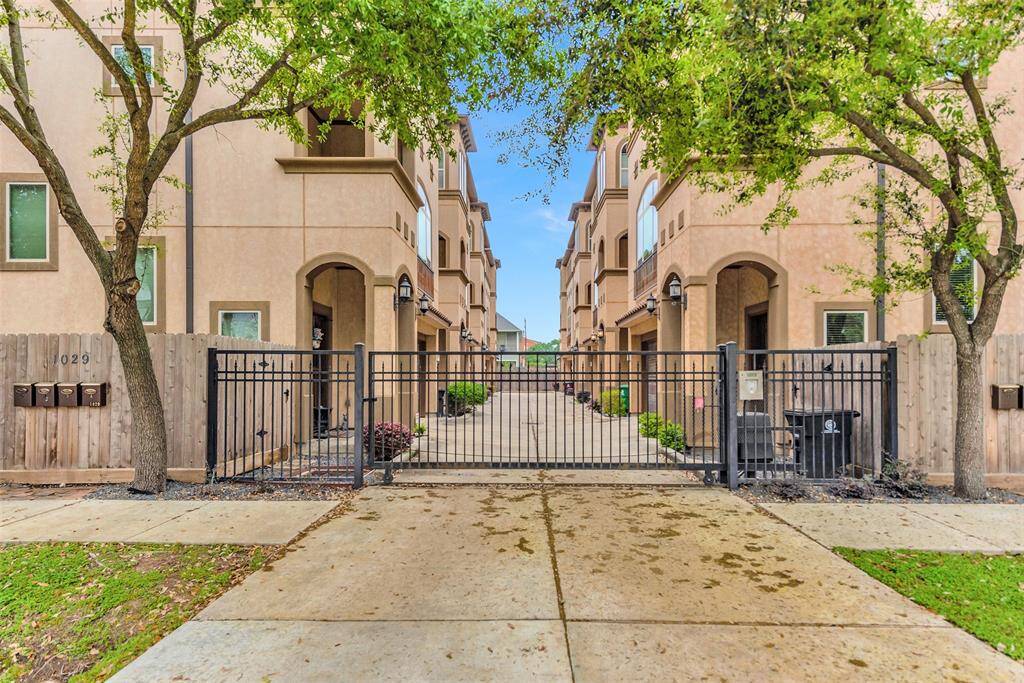You will love living in this small gated community with quick access to all the city has to offer. There is additional street side parking right outside the gates on both sides of the driveway.