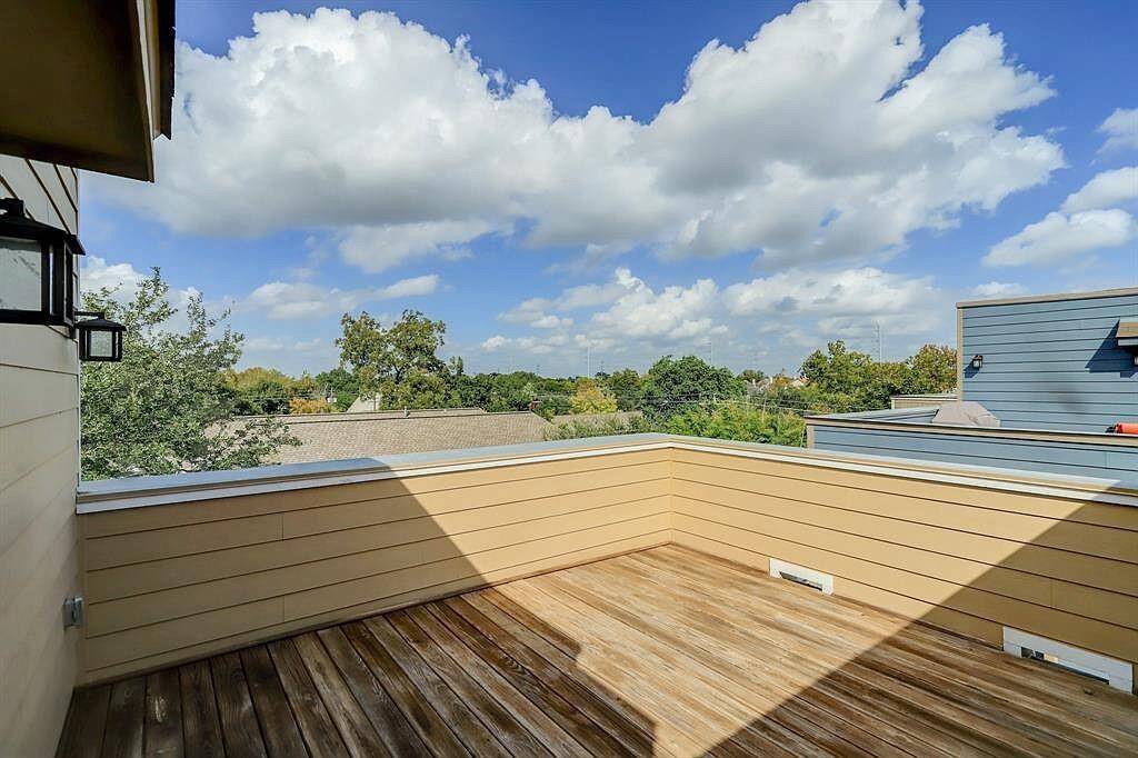 This fourth floor rooftop deck is the perfect place to unwind allowing stunning views