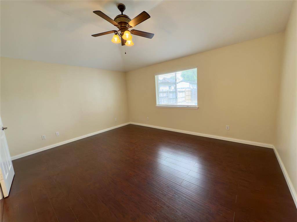 Large primary bedroom