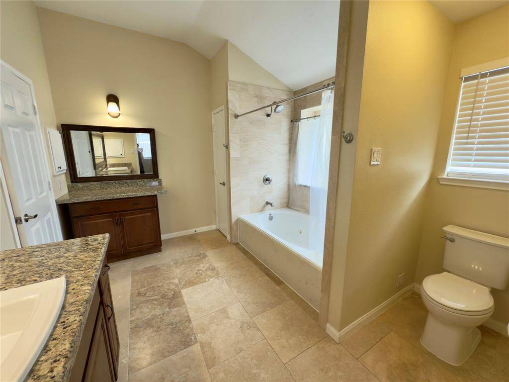 Spacious tub