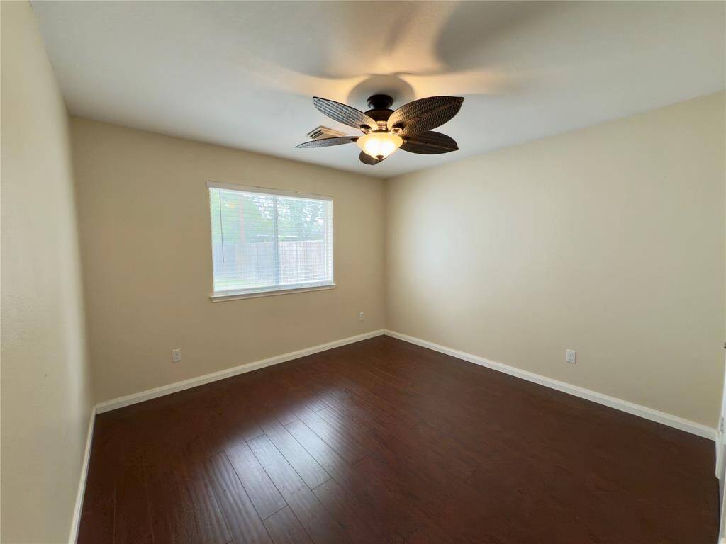 Secondary bedroom