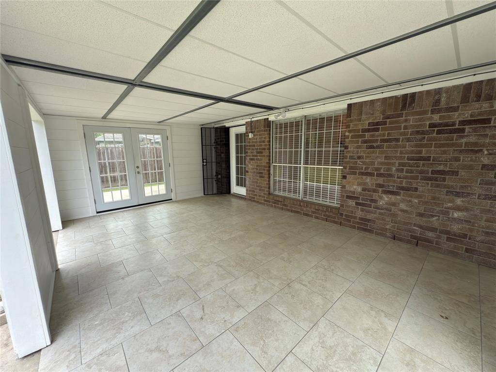 Great covered patio perfect for entertaining