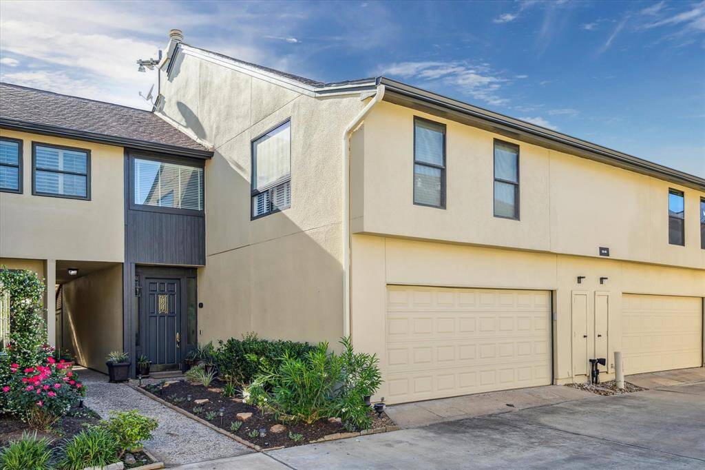 Welcome home to Berington Place II! This home is located in a prime location in the Post Oak Gardens area. *All exterior wood was replaced with hardy board, stucco repairs as needed, windows sealed, and exterior painted by the HOA. *per seller