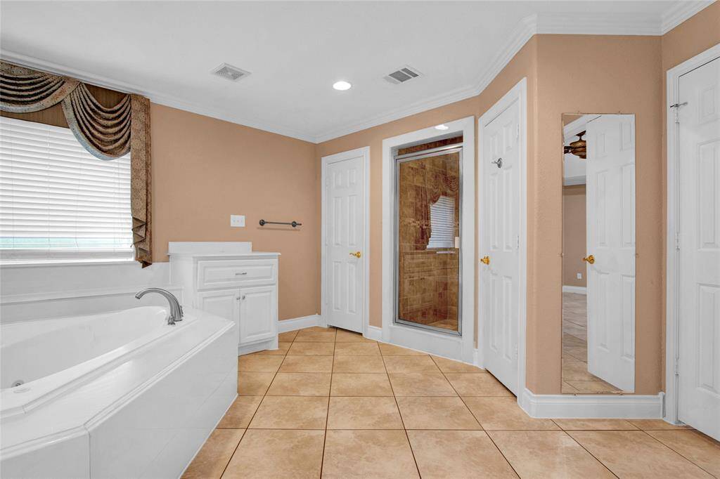 Master Room Bathroom