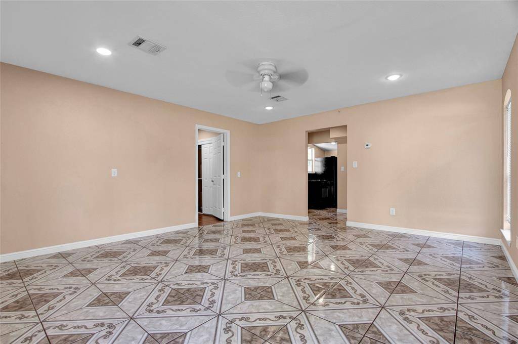 La Casita Dining/Living Room Area