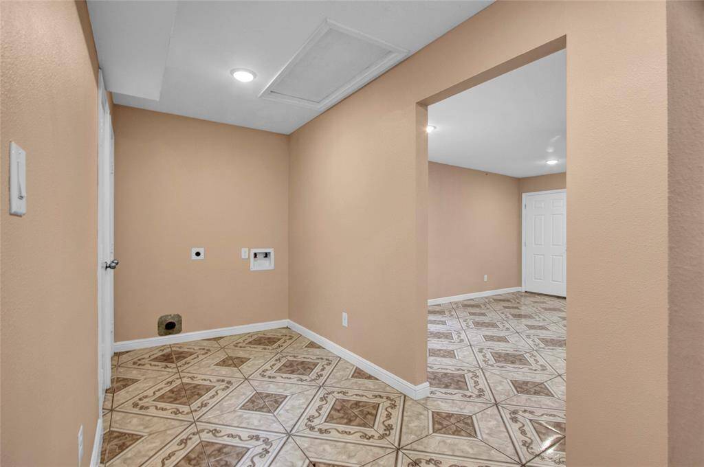 La Casita Washer/Dryer Area