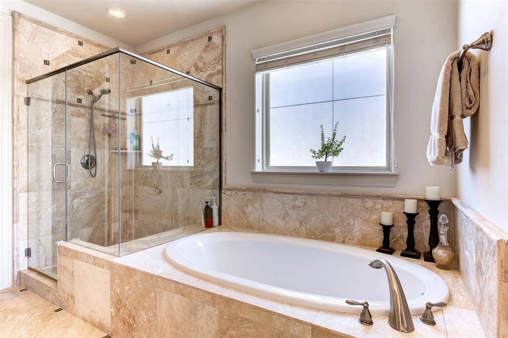 Soaking tub