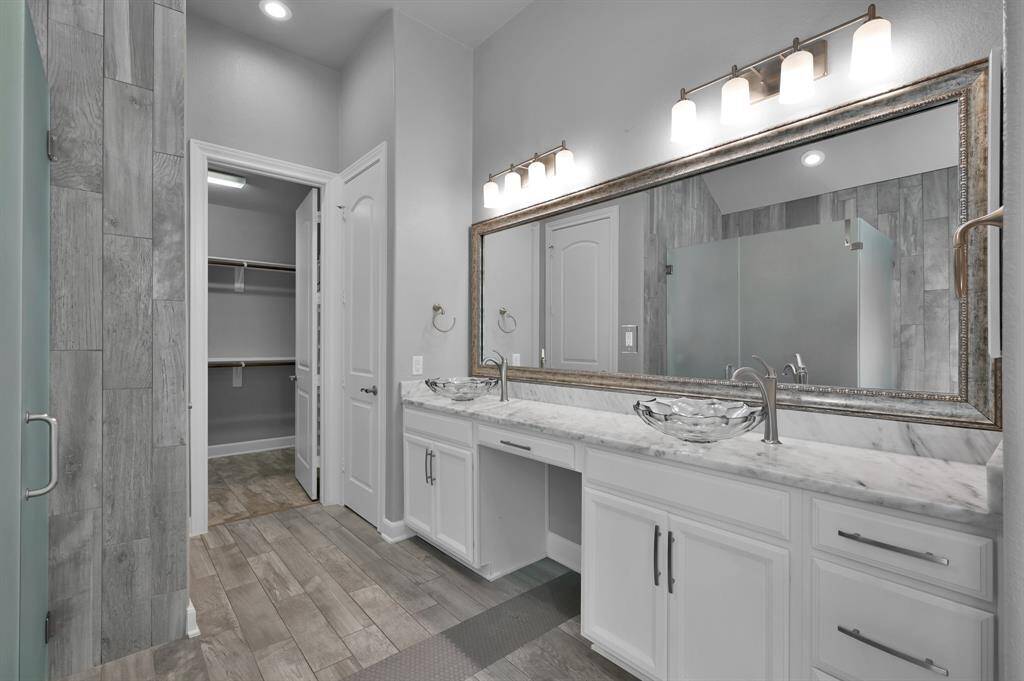 Primary bath