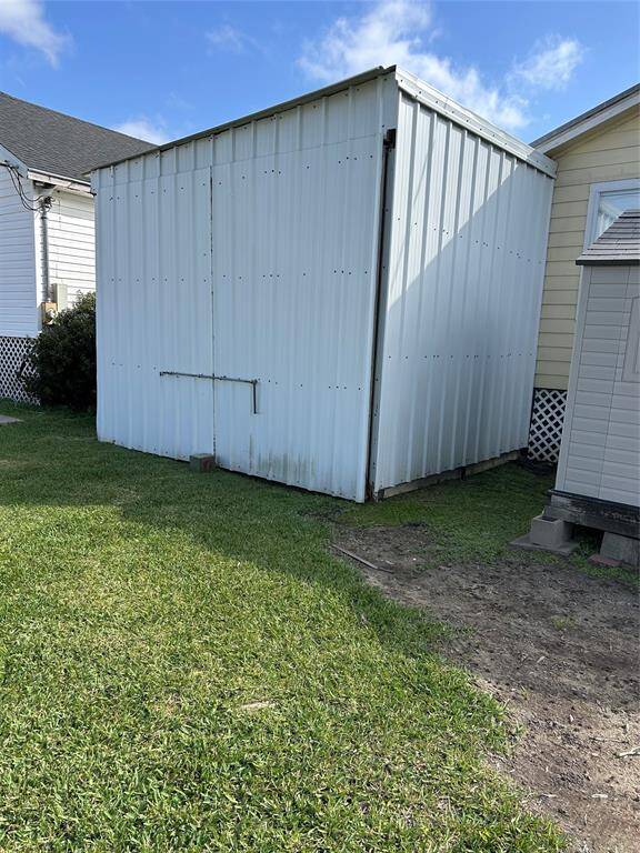 And the boat barn is huge!  It holds 2 boats and a golf cart.