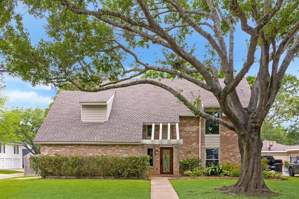 Welcome to 12118 Whittington Drive!