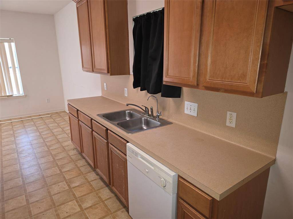 Plenty of cabinet space in this kitchen