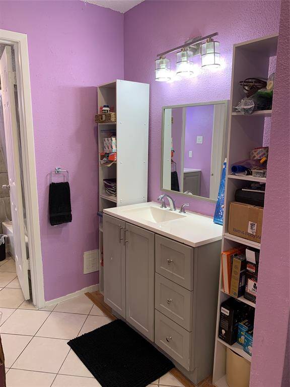 Ensuite vanity
