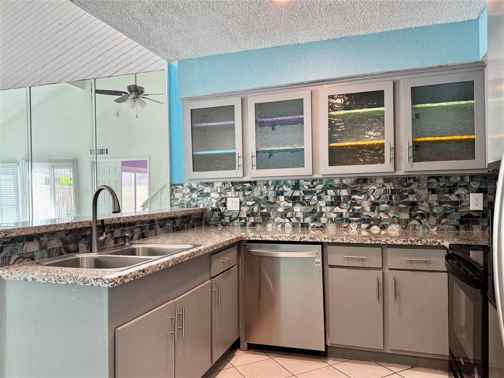 Another view of kitchen