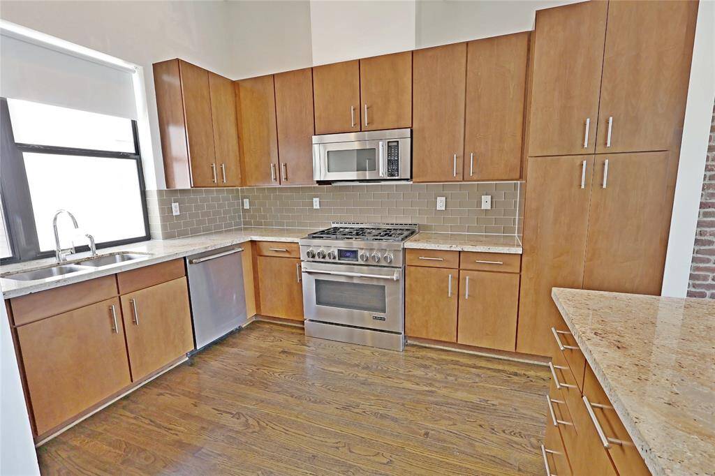 Jenn-air Stainless steel appliances