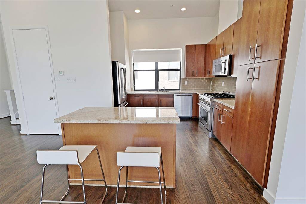 Creating a dynamic space where cooking and conversation blend seamlessly