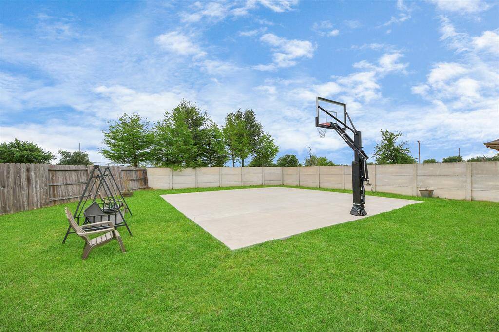 Get your Michael Jordan on! This basketball court is perfect for weekend games, practice sessions, or even getting in a fun workout right in your own backyard.