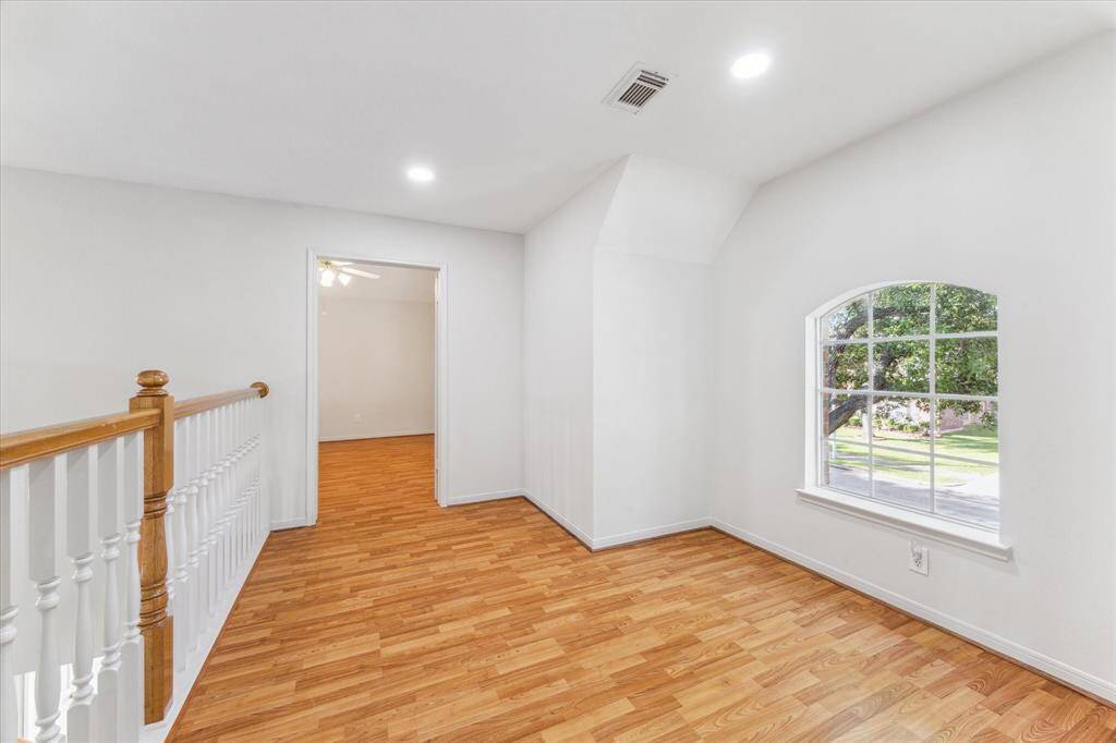 Study area or flex room is situated between bedroom upstairs.