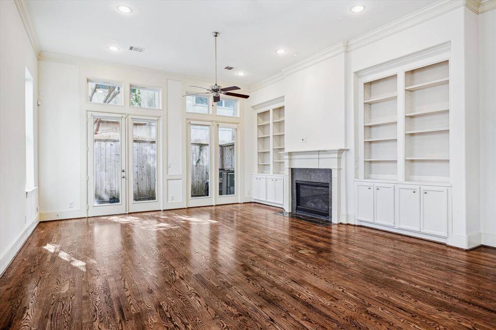 LIVING. Upon entering the home you'll immediately see how it's different to the majority of townhomes where the first floor is a bedroom. At 1407 Knox you can enjoy first floor dining, kitchen and living.