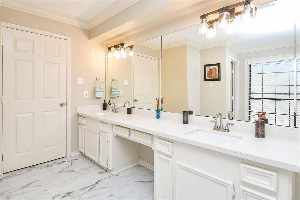 House in rear: master bath