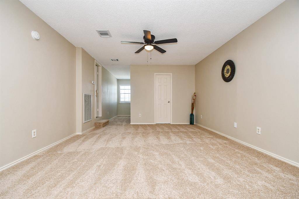 House in rear: 2nd game room