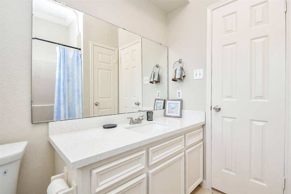 House in front:guest bathroom